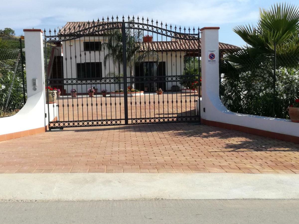 Villa Peppino Montallegro Luaran gambar